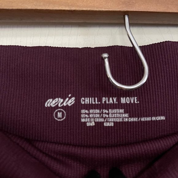 Aerie Chill Play Move Womens Maroon High Rise Seamless Perforated Legging Medium - Picture 3 of 9